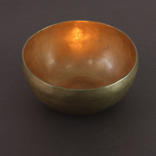 Hand-Beaten Singing Bowl Approx 900g
