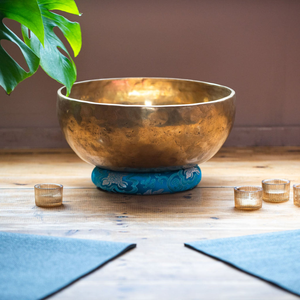 Extra Large Hand Beaten Singing Bowl No.20