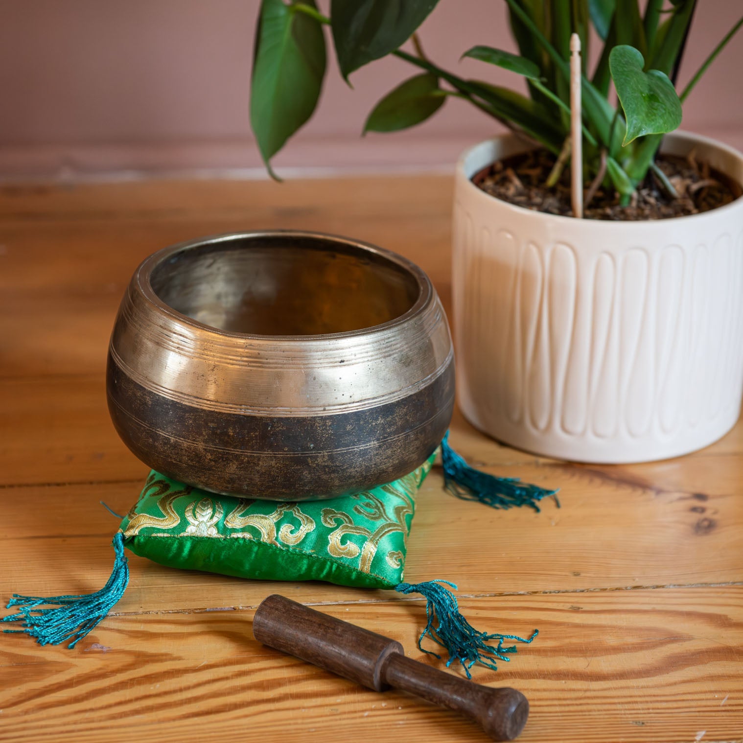 Vintage Mani Singing Bowl No.39