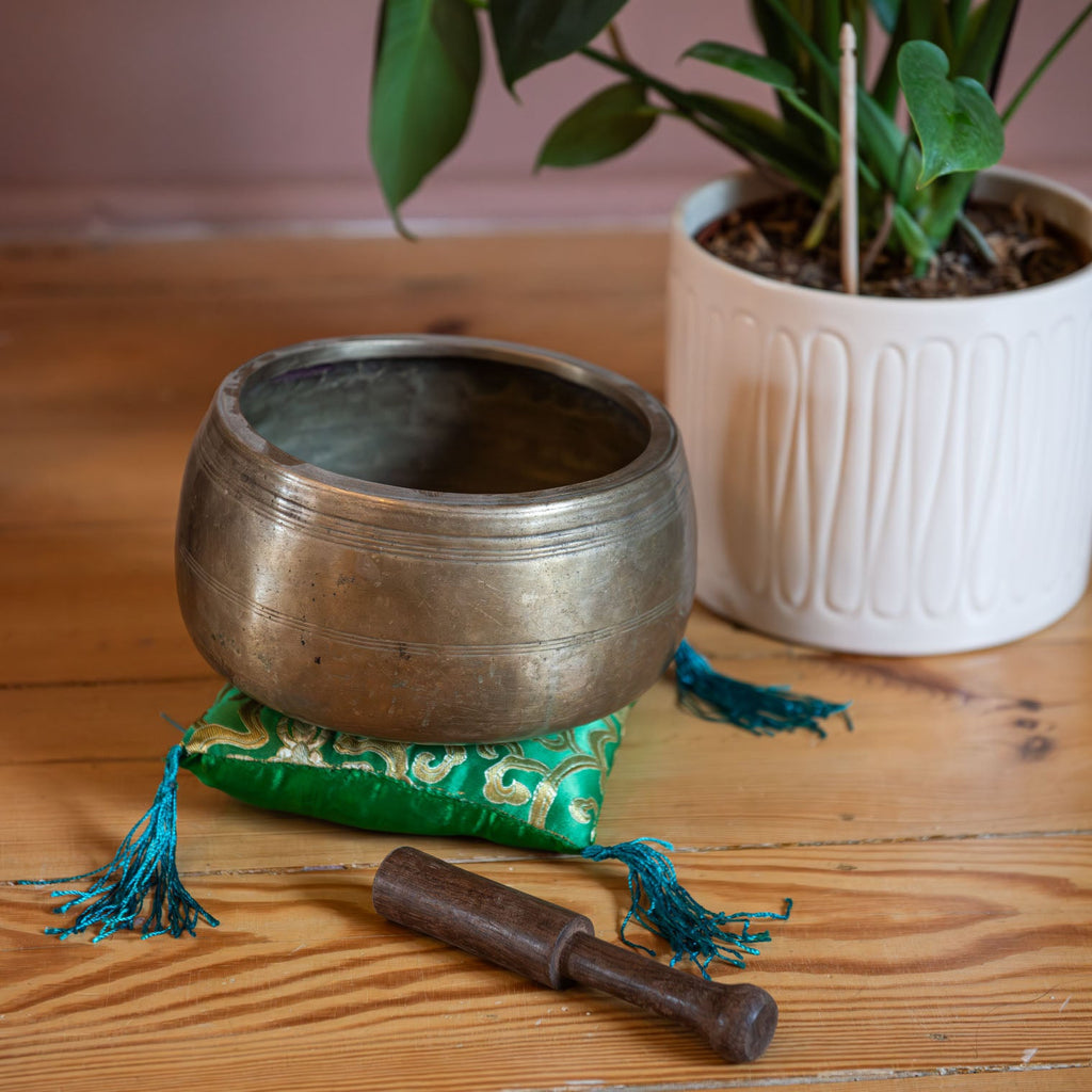 Vintage Mani Singing Bowl No.40